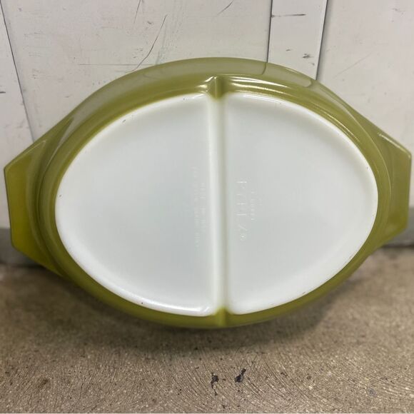 Vintage Pyrex Divided Baking Dish - Picture 4 of 5